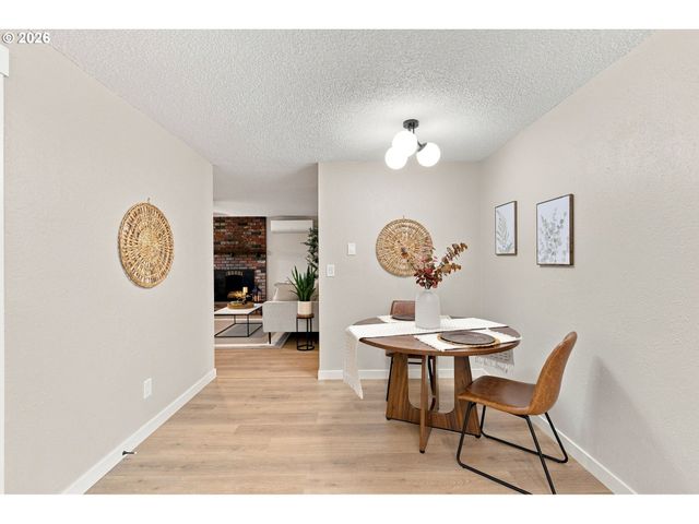 9137 N GENEVA Ave, Portland, OR 97203