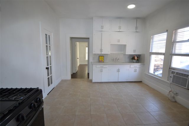 1517 Bonnie Brae Street 4, Houston, TX 77006
