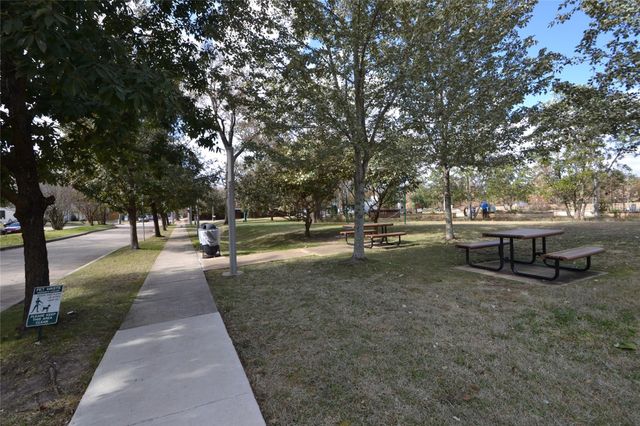 1517 Bonnie Brae Street 4, Houston, TX 77006