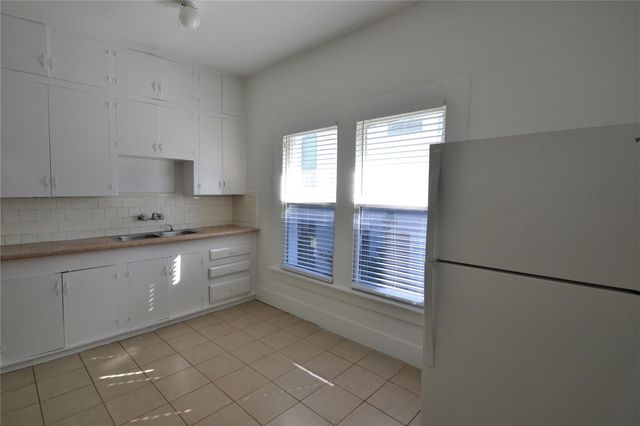 1517 Bonnie Brae Street 4, Houston, TX 77006