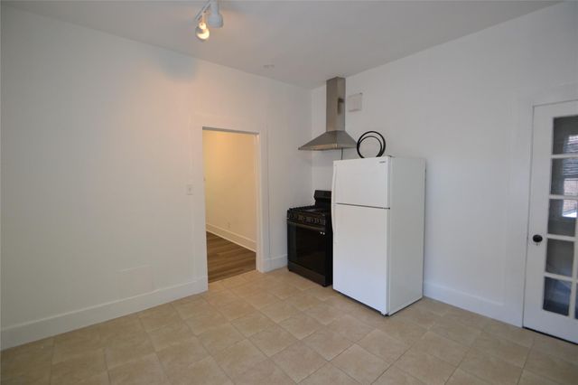 1517 Bonnie Brae Street 4, Houston, TX 77006