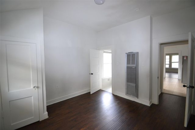 1517 Bonnie Brae Street 4, Houston, TX 77006