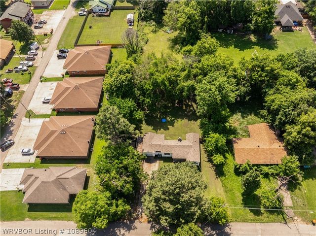 305 21st Street, Van Buren, AR 72956