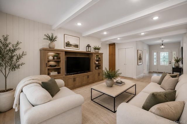 9 Alpine Place, Lake Grove, NY 11755