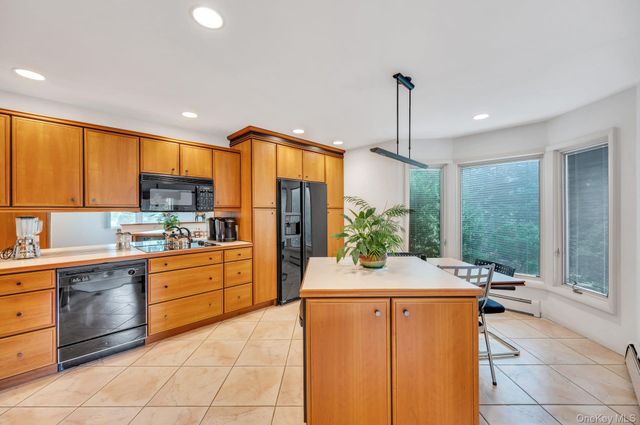 9 Alpine Place, Lake Grove, NY 11755