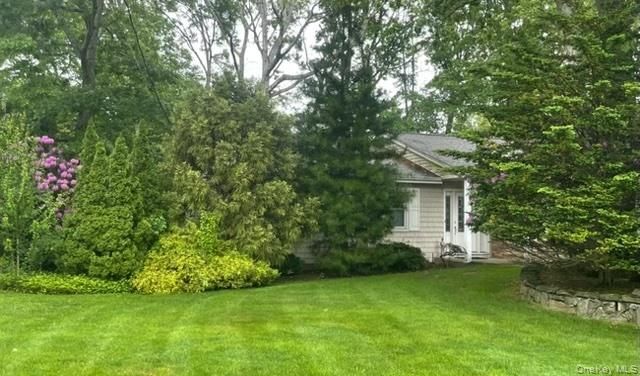 9 Alpine Place, Lake Grove, NY 11755