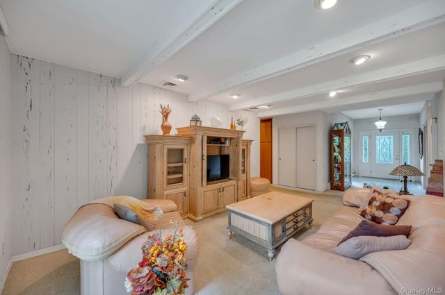 9 Alpine Place, Lake Grove, NY 11755