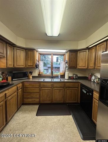 4508 Dredge Lake Road, Juneau, AK 99801