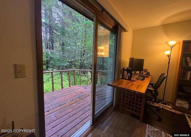 4508 Dredge Lake Road, Juneau, AK 99801