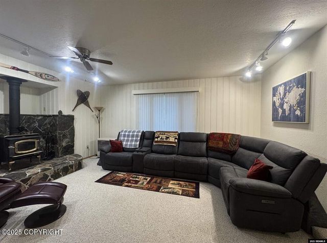 4508 Dredge Lake Road, Juneau, AK 99801