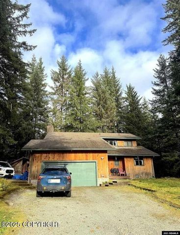 4508 Dredge Lake Road, Juneau, AK 99801