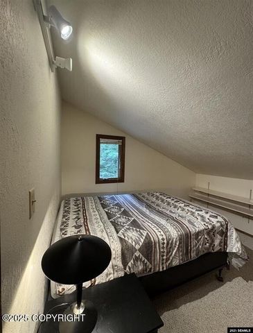 4508 Dredge Lake Road, Juneau, AK 99801