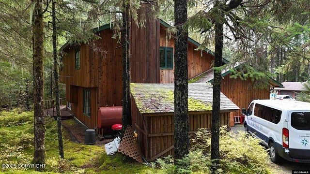 4508 Dredge Lake Road, Juneau, AK 99801