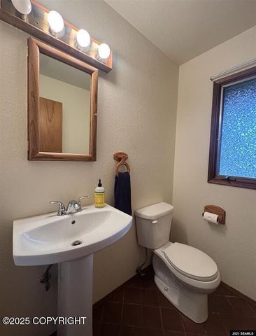 4508 Dredge Lake Road, Juneau, AK 99801