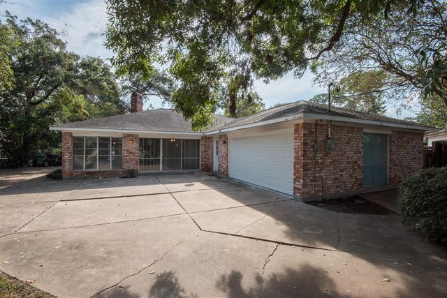 7403 Tall Pines Drive, Houston, TX 77088