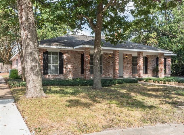7403 Tall Pines Drive, Houston, TX 77088