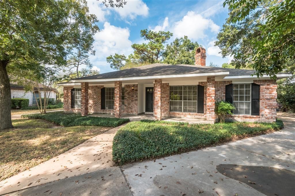 7403 Tall Pines Drive, Houston, TX 77088