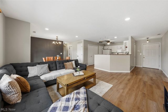 8528 Spencer Court, North Ridgeville, OH 44039