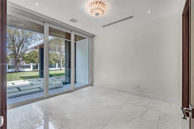 6300 SW 126th St, Pinecrest, FL 33156