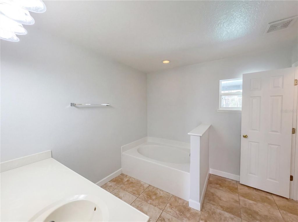 Image 13 of property listing at 107 HERRING WAY, Kissimmee, FL 34759