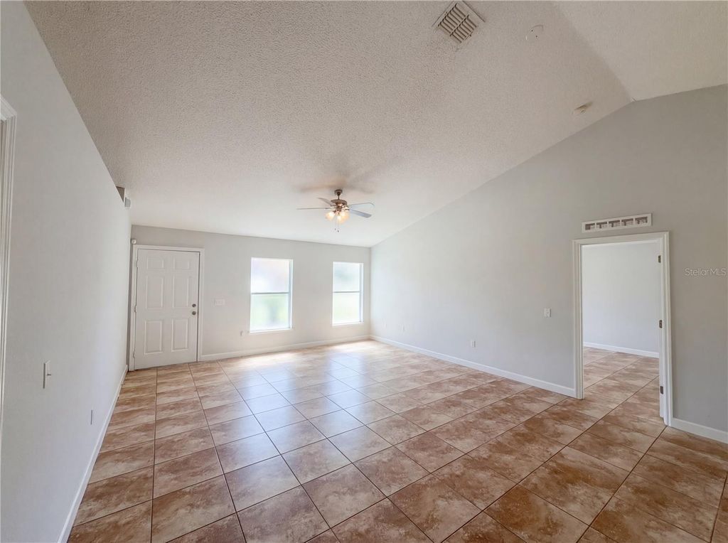 Image 8 of property listing at 107 HERRING WAY, Kissimmee, FL 34759