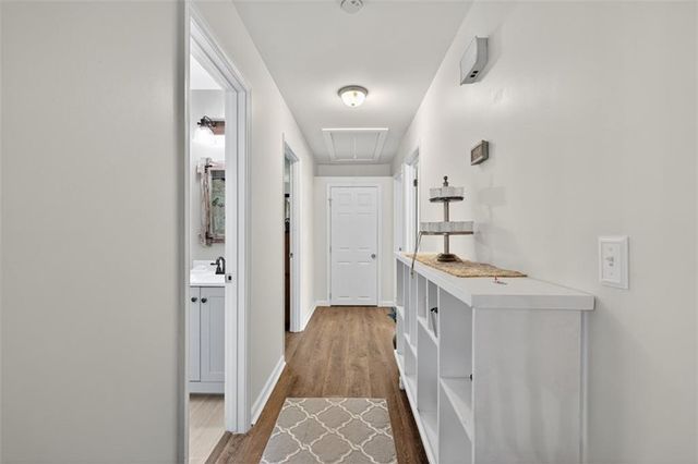 5867 Meadow View Lane, Flowery Branch, GA 30542