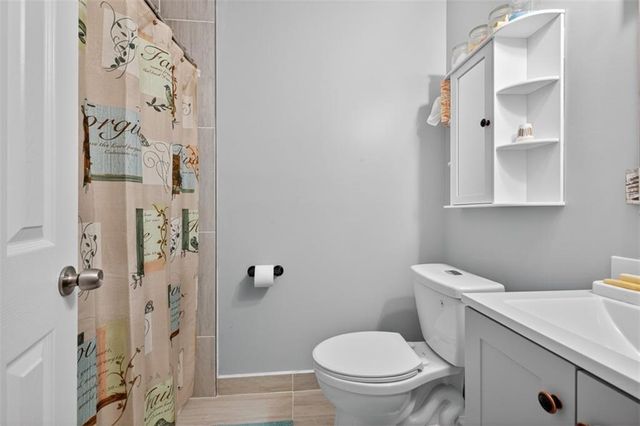 5867 Meadow View Lane, Flowery Branch, GA 30542