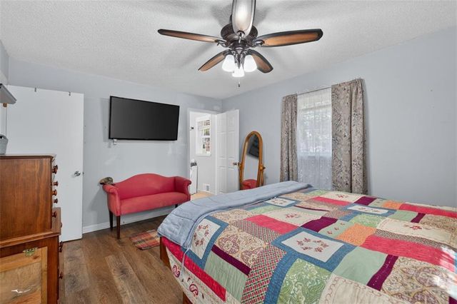 5867 Meadow View Lane, Flowery Branch, GA 30542