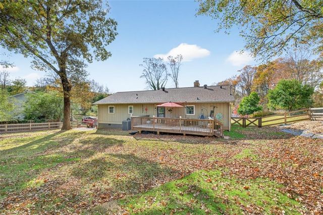 5867 Meadow View Lane, Flowery Branch, GA 30542