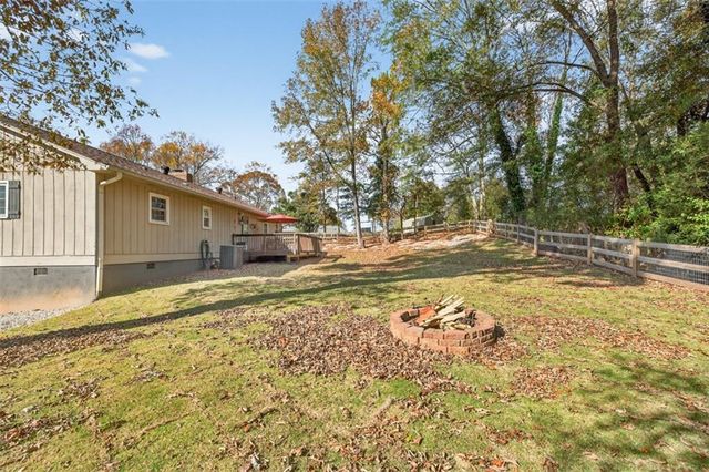 5867 Meadow View Lane, Flowery Branch, GA 30542