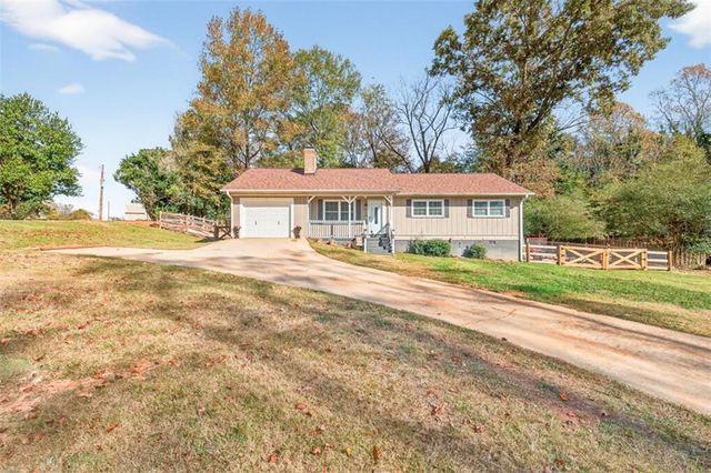 5867 Meadow View Lane, Flowery Branch, GA 30542