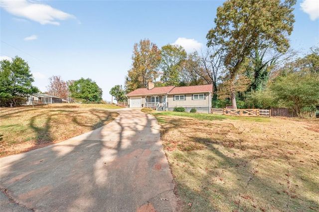 5867 Meadow View Lane, Flowery Branch, GA 30542