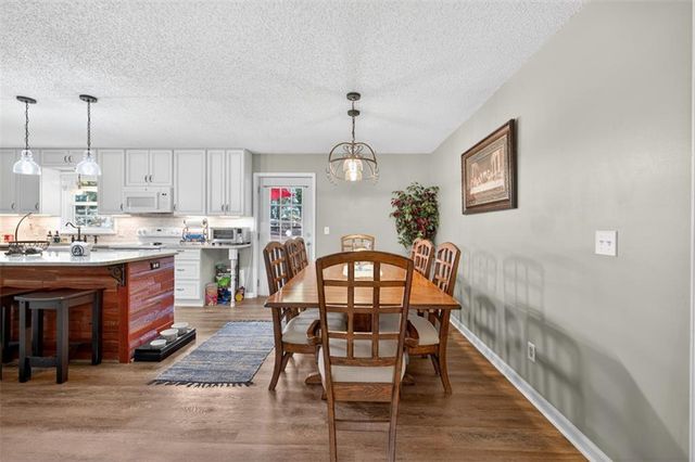 5867 Meadow View Lane, Flowery Branch, GA 30542