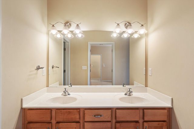 1365 HARBOR PARK DR, Memphis, TN 38103