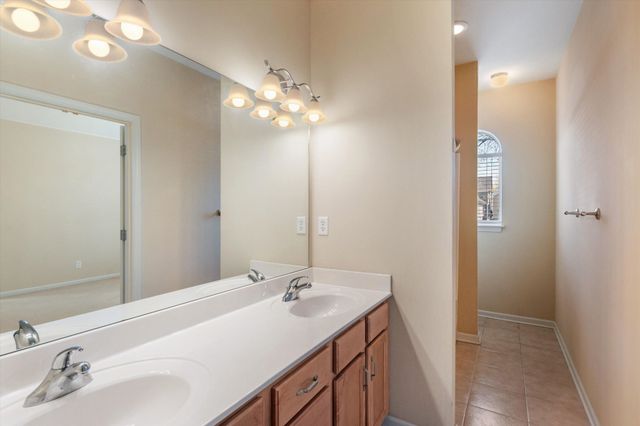 1365 HARBOR PARK DR, Memphis, TN 38103