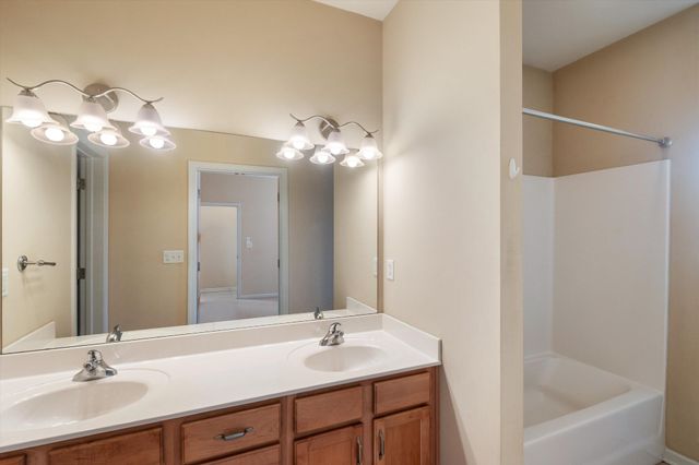 1365 HARBOR PARK DR, Memphis, TN 38103