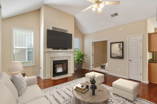 1365 HARBOR PARK DR, Memphis, TN 38103