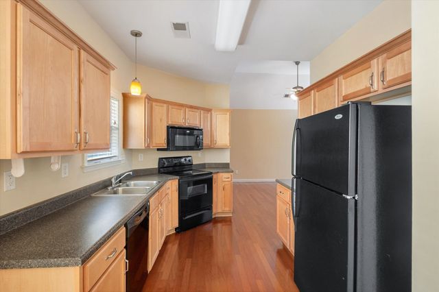 1365 HARBOR PARK DR, Memphis, TN 38103