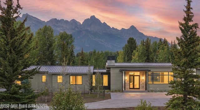 175 HUCKLEBERRY Drive, Jackson, WY 83001