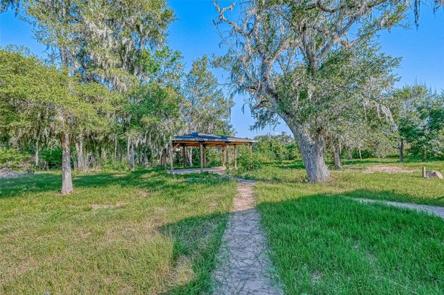 106 County Road 416, Brazoria, TX 77422