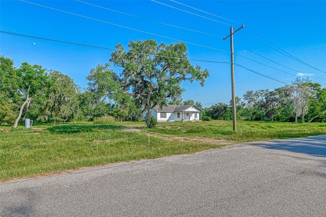 106 County Road 416, Brazoria, TX 77422