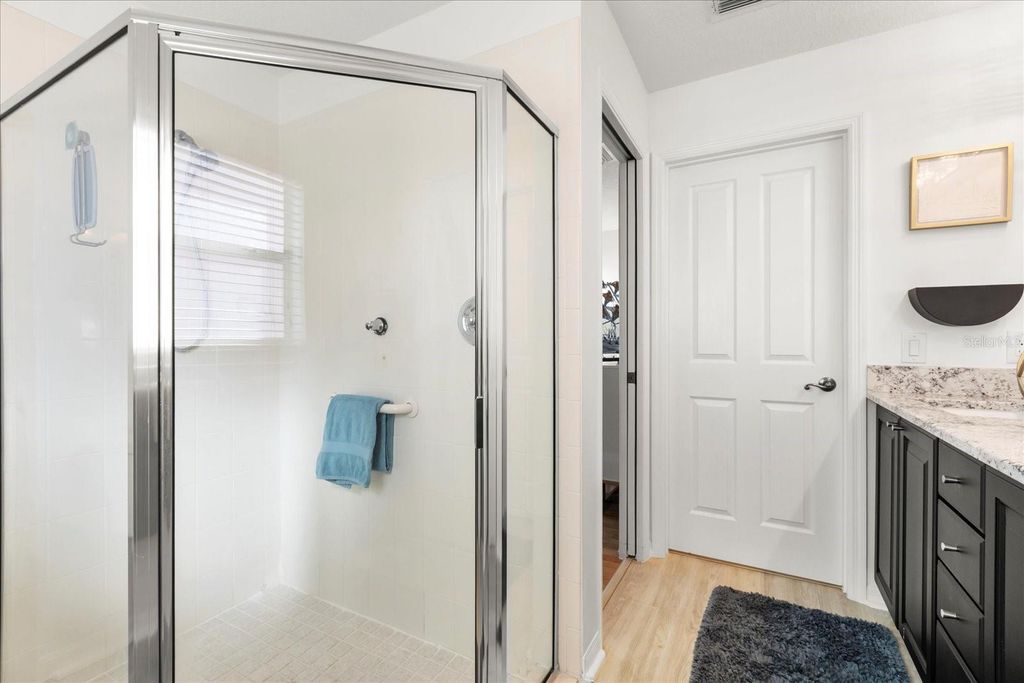 Image 15 of property listing at 8275 SE 177TH WINTERTHUR LOOP, The Villages, FL 32162