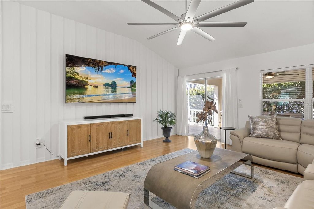 Image 6 of property listing at 8275 SE 177TH WINTERTHUR LOOP, The Villages, FL 32162