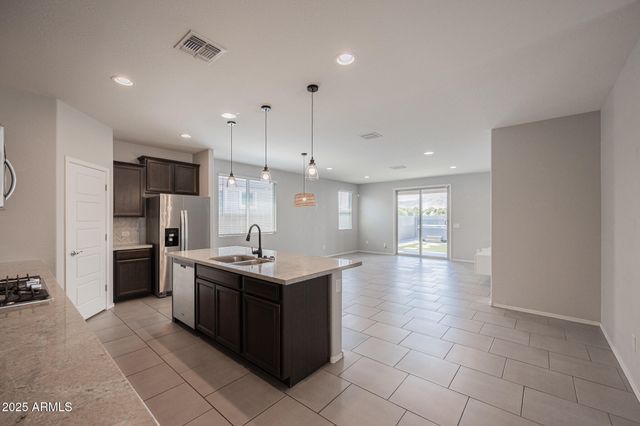 2841 W APOLLO Road, Phoenix, AZ 85041