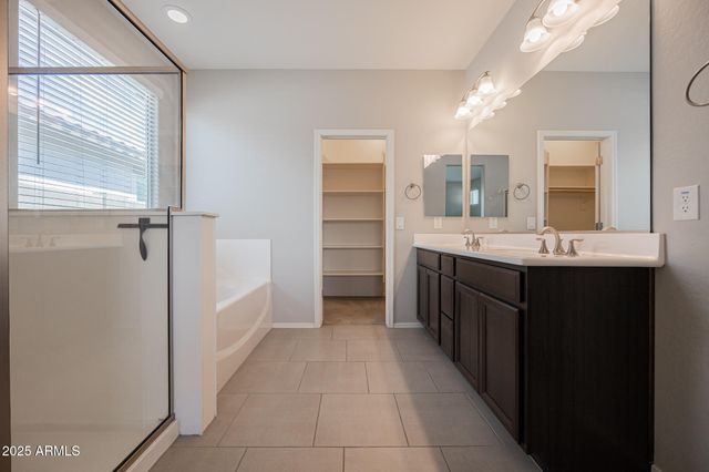 2841 W APOLLO Road, Phoenix, AZ 85041
