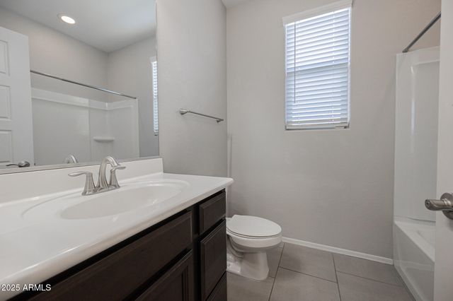 2841 W APOLLO Road, Phoenix, AZ 85041
