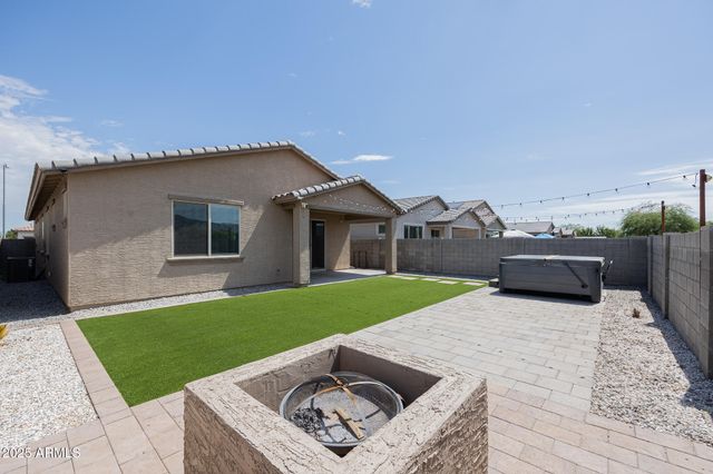 2841 W APOLLO Road, Phoenix, AZ 85041
