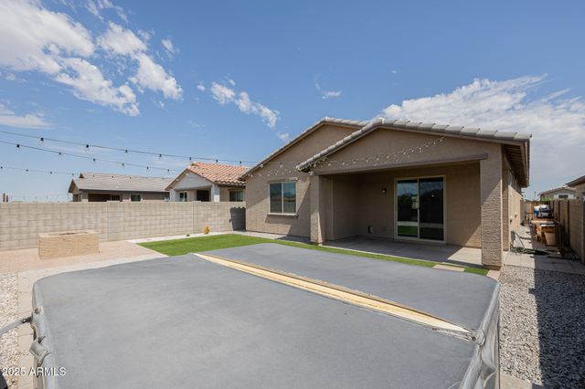 2841 W APOLLO Road, Phoenix, AZ 85041