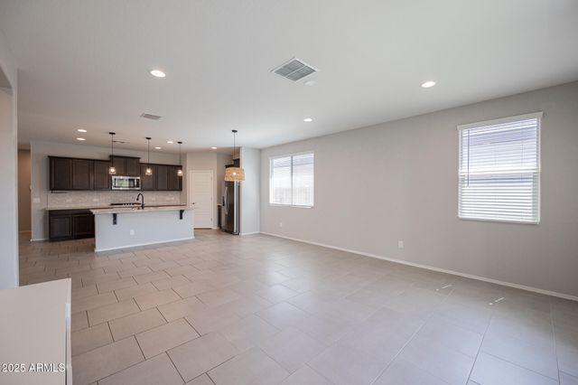 2841 W APOLLO Road, Phoenix, AZ 85041