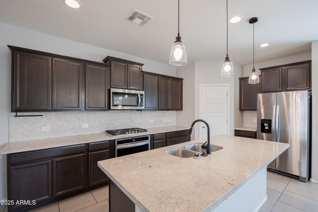 2841 W APOLLO Road, Phoenix, AZ 85041
